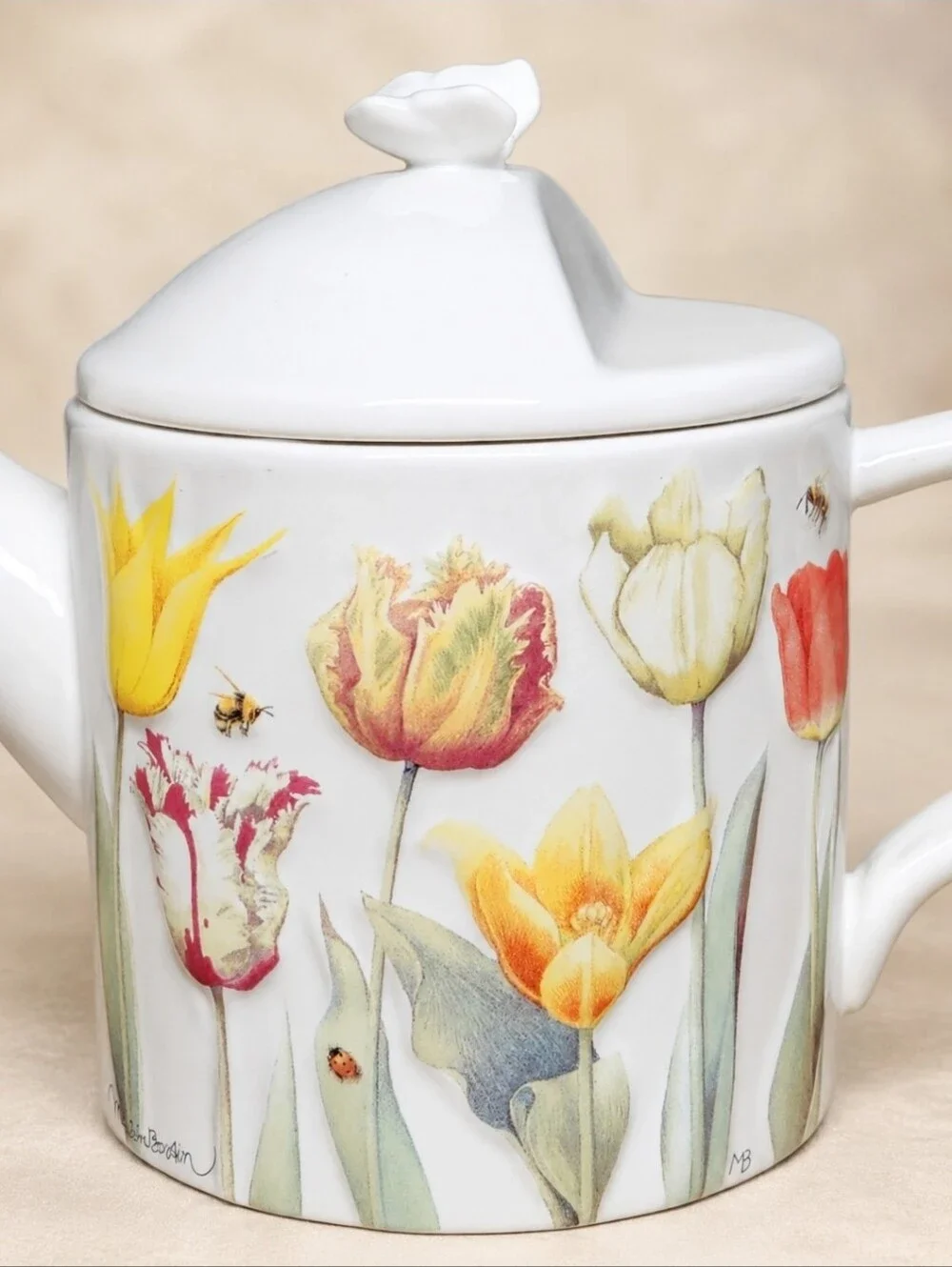 Marjolein Bastin Hallmark Tulip Teapot & Vase Set Vintage Cottagecore